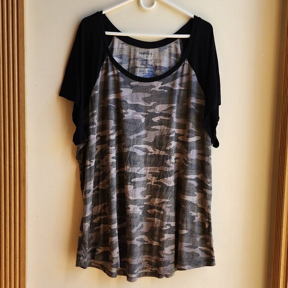 torrid Tops - Torrid Classic Fit Short Sleeve Camo Jersey Size 5